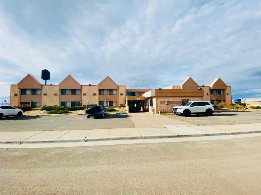Super 8 By Wyndham Laramie Hotel Ngoại thất bức ảnh